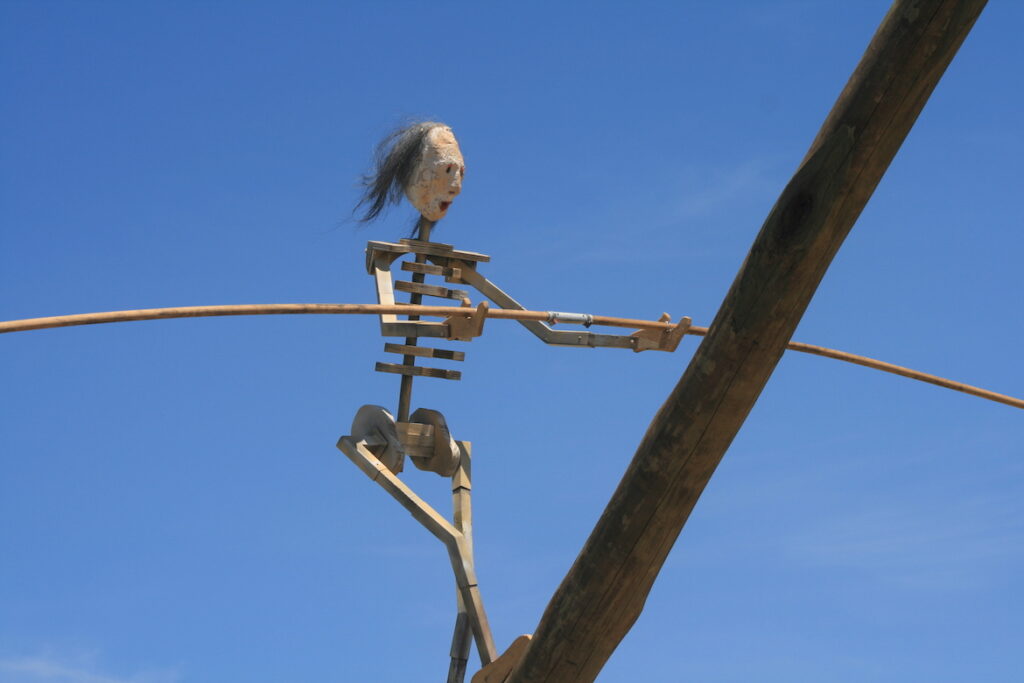 lady-death-tightrope