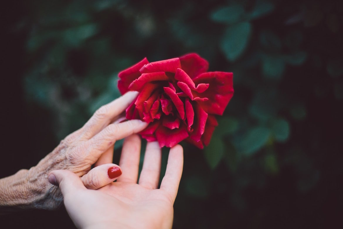 mother-daughter-hands