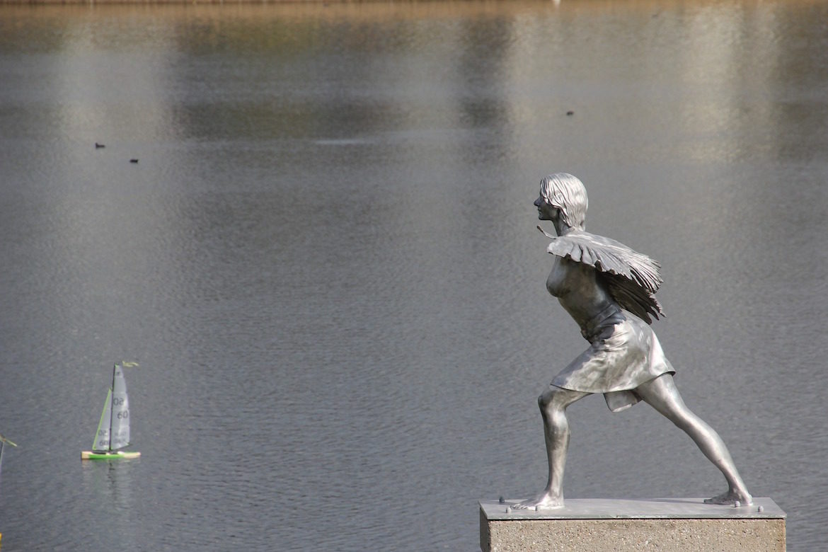 sculpture-angel-lake