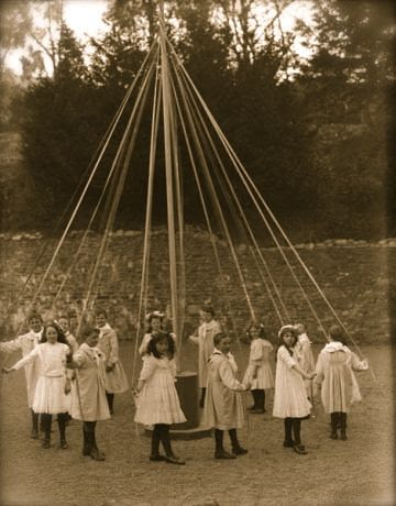 maypole-dancers-ireland
