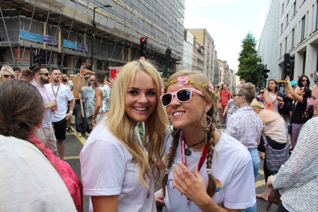 2-women-love