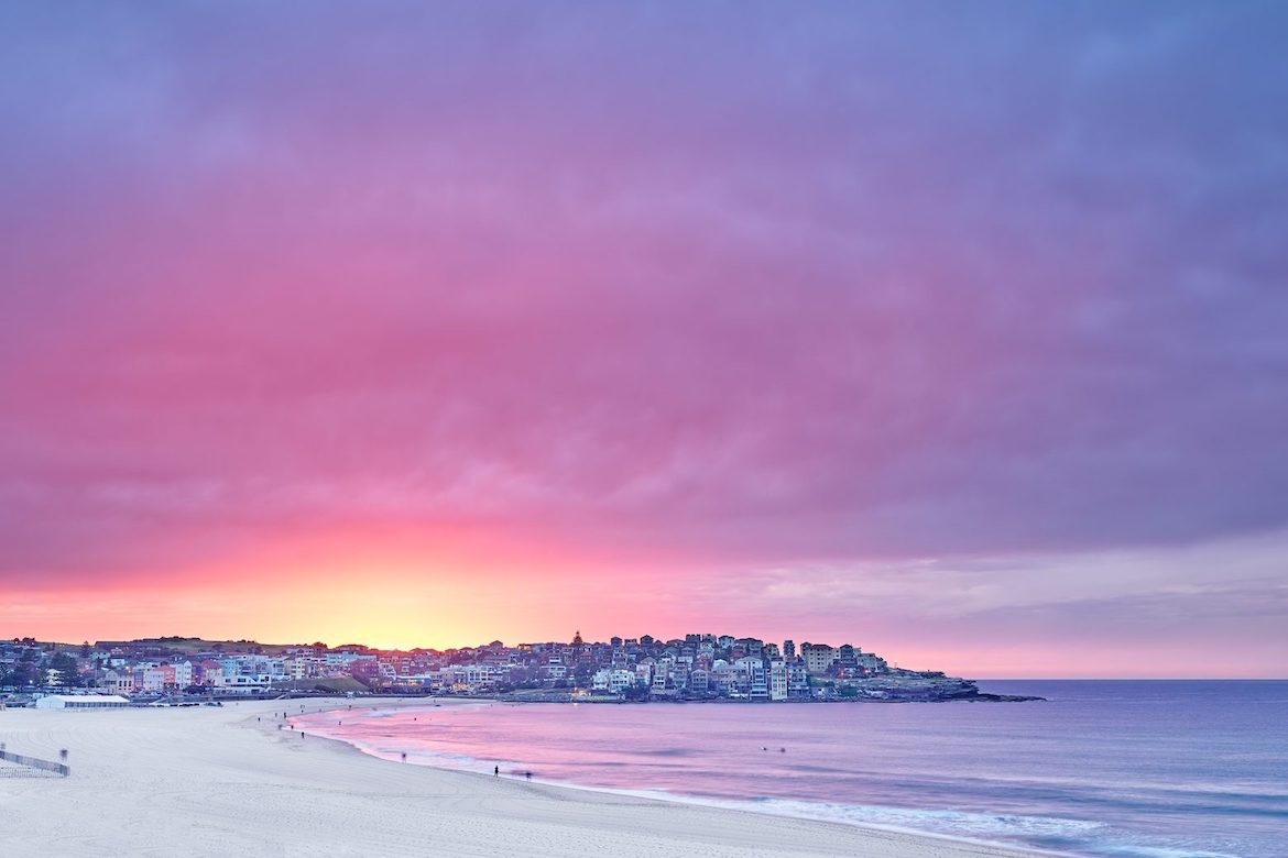 A site for beautiful pictures to hang